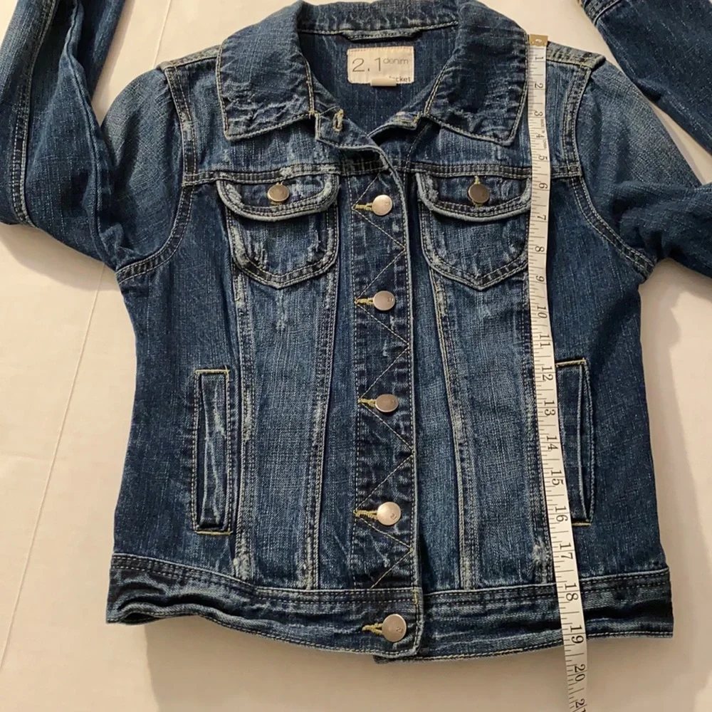 Forever 21 | 2.1 denim jacket size small